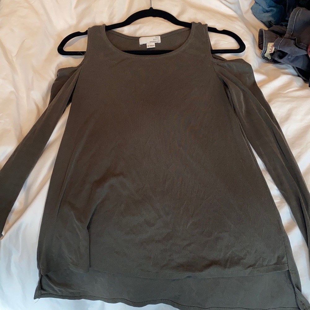 Gray cold shoulder top